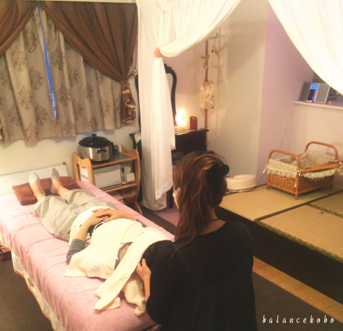 頭ほぐし 出張 ヘッドマッサージ 施術風景銀座サロン